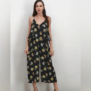 AVEC LES FILLES NWT BLACK FLORAL WIDE LEG JUMPSUIT SIZE MEDIUM